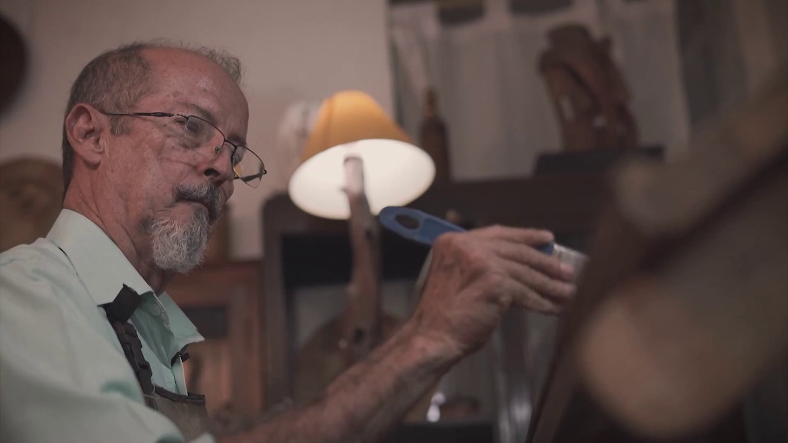 Capítulo 5 - Madera viva: Un retrato del artista tallador